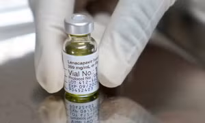 Mỹ cam kết cung cấp phi lợi nhuận thuốc lenacapavir điều trị HIV/AIDS 