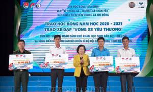 Trao học bổng năm học 2020 - 2021 cho học sinh khó khăn tỉnh Kiên Giang