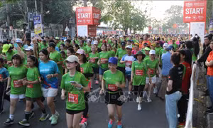 Sôi nổi Giải Marathon quốc tế di sản Cần Thơ 2025