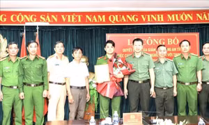 Chiến sỹ, thương binh Phan Đức Mạnh được chuyển chuyên nghiệp vào Công an Đồng Nai