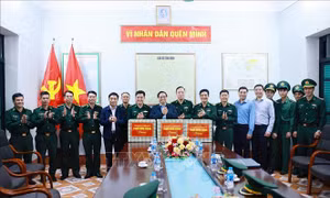 Thủ tướng Phạm Minh Chính thăm, động viên cán bộ, nhân dân xã biên giới Yên Khương, Thanh Hóa