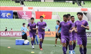 Đội tuyển Việt Nam tập luyện trở lại, chuẩn bị tái đấu với Đội tuyển Trung Quốc