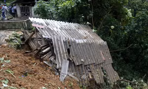 Mưa lớn gây nhiều thiệt hại về người và tài sản tại các địa phương
