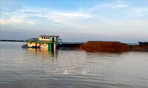 Bộ đội Biên phòng cứu hộ thành công nạn nhân bị tai nạn đường thủy
