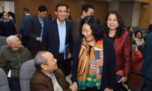 Chủ tịch UBTƯ MTTQ Việt Nam Bùi Thị Minh Hoài dự Hội nghị lấy ý kiến cử tri nơi cư trú