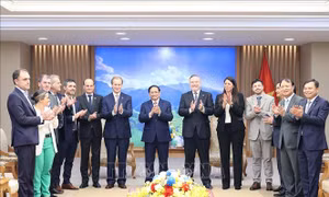 Thủ tướng Phạm Minh Chính tiếp Đoàn lãnh đạo 3 tỉnh miền Trung Argentina