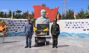 Trang nghiêm tượng đài Đại tướng Võ Nguyên Giáp trên quần đảo Trường Sa
