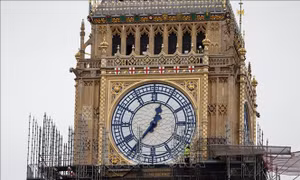 Tháp đồng hồ Big Ben kỷ niệm 100 năm phát sóng ngân chuông đón mừng Năm mới