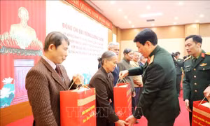 Mang Tết ấm đến muôn nơi
