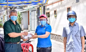 Ấm áp tình người trong tâm dịch - Bài 1: Hành động đẹp mỗi ngày