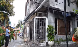 Cháy nhà trong đêm khiến hai người tử vong