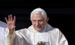 Giáo hoàng danh dự Benedict XVI trở thành giáo hoàng cao tuổi nhất trong lịch sử 