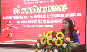 Trà Vinh tuyên dương nữ tuyển thủ bóng đá Huỳnh Như