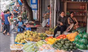 Nước rút, nắng lên, phố ven sông lại nhộn nhịp