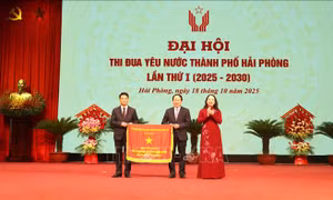 Thi đua phát triển kinh tế gắn với xây dựng văn hóa, con người Hải Phòng