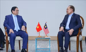 Thủ tướng Phạm Minh Chính gặp Thủ tướng Malaysia nhân Hội nghị BRICS