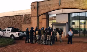 Paraguay: 75 tù nhân vượt ngục qua đường hầm gần biên giới Brazil 