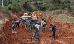 Gia Lai: Mở đường cho bà con Đê Kôn ăn Tết