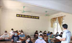 Nghệ An: Nhiều băn khoăn trong việc xét thăng hạng giáo viên THPT