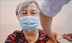 Malaysia khuyến nghị về tiêm mũi tăng cường thứ ba ngừa COVID-19