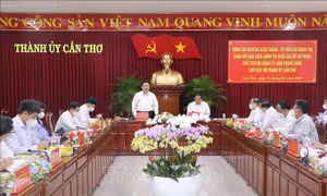 Đoàn công tác Trung ương làm việc với Thành ủy Cần Thơ