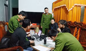  Hàng trăm chiến sĩ đột kích, bắt 8 đối tượng trong đường dây lô đề 'khủng'