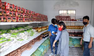 Chia sẻ khó khăn với người lao động bị ảnh hưởng bởi dịch COVID-19