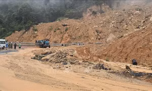 Thủ tướng Chính phủ yêu cầu khẩn trương khắc phục sự cố sạt lở đất tại đèo Khánh Lê