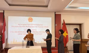 Cộng đồng người Việt tại Indonesia gửi tấm lòng sẻ chia với đồng bào vùng thiên tai