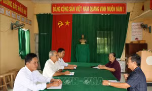 Học tập và làm theo Bác để phục vụ nhân dân tốt hơn
