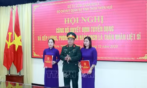 Vụ sạt lở Thủy điện Rào Trăng 3: Tuyển dụng, trao quân hàm cho thân nhân Liệt sĩ
