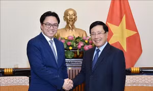 Phó Thủ tướng Phạm Bình Minh tiếp Đại sứ Campuchia chào từ biệt