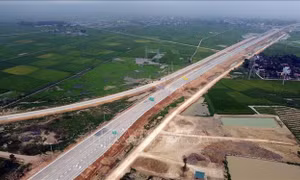 Thi công xuyên lễ trên công trường cao tốc Bắc - Nam