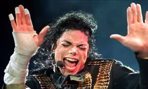 Sony thông báo rút 3 ca khúc gây tranh cãi của Michael Jackson 