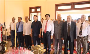 Dâng hương kỷ niệm 101 năm Ngày sinh Thủ tướng Chính phủ Võ Văn Kiệt