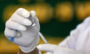 Campuchia tiêm vaccine cho tất cả người trưởng thành tại Phnom Penh, Kandal