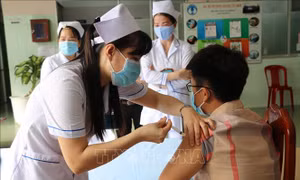 Đồng Tháp: Nâng cao tỷ lệ tiêm mũi bổ sung, mũi nhắc lại vaccine phòng COVID-19