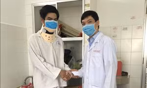 Lần đầu tiên thực hiện thành công thay đĩa đệm cột sống cổ nhân tạo ở Cần Thơ