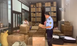 Hà Nội: Tạm giữ hơn 7.500 đôi giày dép giả mạo nhãn hiệu ZARA