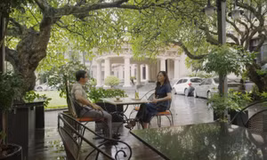 'Hoa sữa về trong gió' - câu chuyện nhẹ nhàng nhưng sâu sắc về tình cảm gia đình
