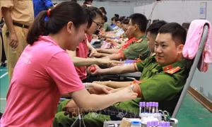  Ngày hội hiến máu 'Giọt hồng xứ Lạng'