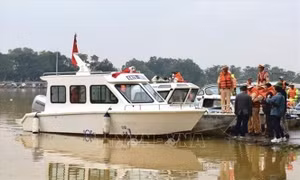 Bàn giao canô công suất lớn phòng chống bão lụt và cứu hộ, cứu nạn cho tỉnh Thừa Thiên – Huế