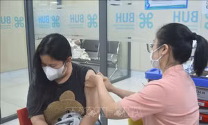 Người dân Đắk Lắk đi tiêm vaccine phòng cúm tăng cao
