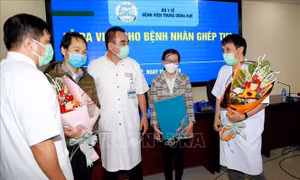 Bệnh nhân ghép tim xuyên Việt tại Huế xuất viện