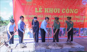 Đẩy nhanh tiến độ hỗ trợ xây, sửa nhà cửa cho các hộ dân bị thiệt hại do thiên tai