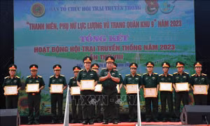 'Thanh niên, phụ nữ lực lượng vũ trang Quân khu 9 hành động vì cộng đồng'