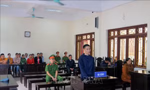Lĩnh án 9 năm tù do dùng xăng và dao bầu 'giải quyết' mâu thuẫn gia đình