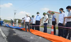 Khẩn cấp xử lý sự cố sạt lở kè đảm bảo an toàn mùa mưa lũ