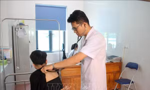 Bác sĩ trẻ 'bỏ phố về rừng' hỗ trợ đồng bào vùng cao