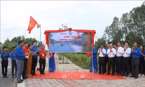 Khánh thành công trình 'Đường cờ Tổ quốc' tại Hậu Giang